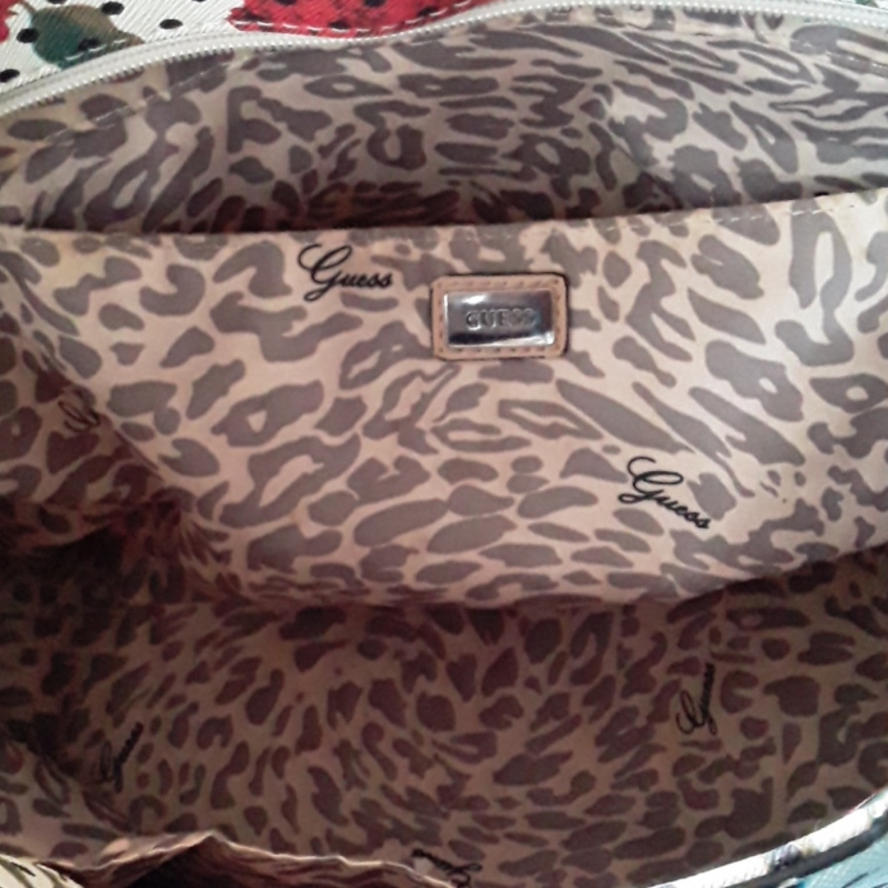 Guess Tote - Picture 3 of 11